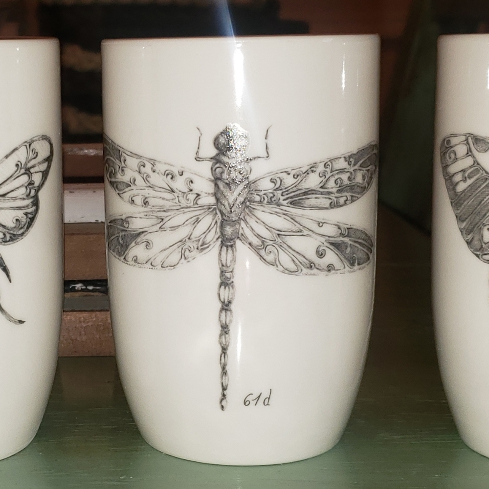 NWT DRAGONFLY STOENWARE TUMBLER